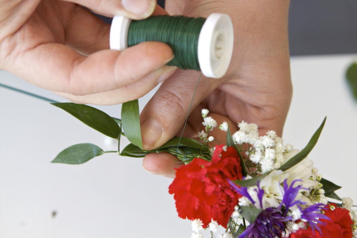 How to make your own Swedish Midsummer wreath