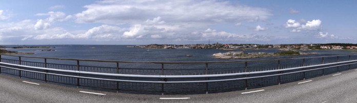 On the bridge to Fotö