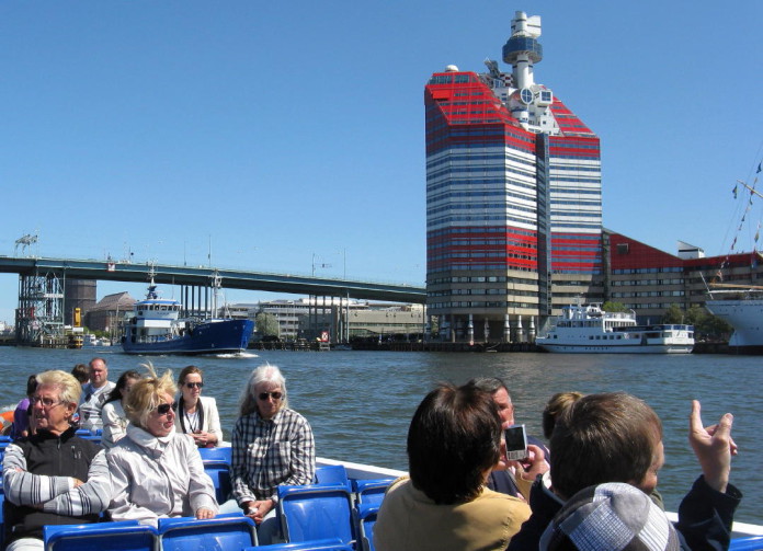 The classic Paddan boat tour in Gothenburg
