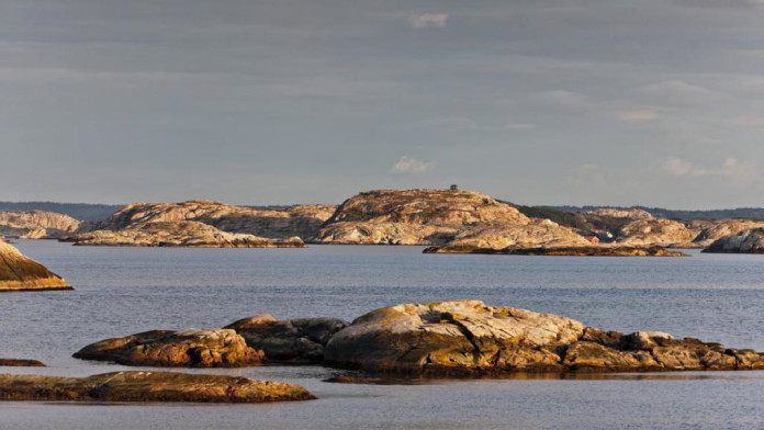 Sea kayaking in Bohuslän